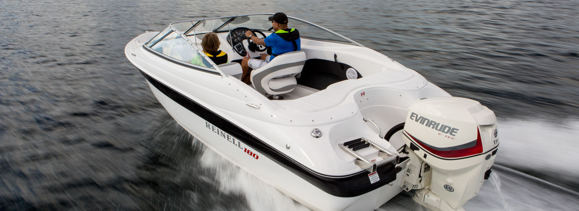 This 18’ Reinell OB Bowrider delivers performance, An elegant eye catcher on the water
