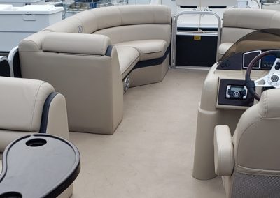 H180 Four Winns Bowrider with Wake Tower